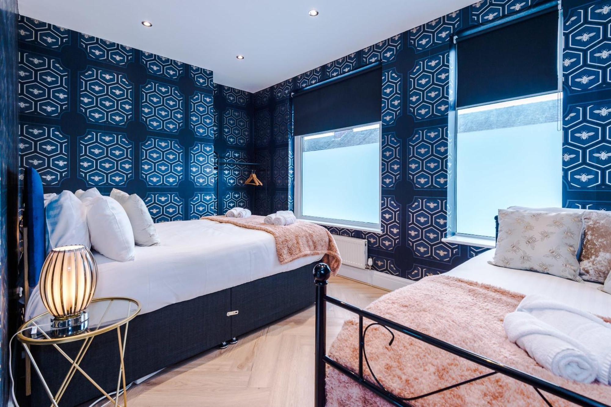 Rest&recharge At A Luxury Retreat In - Sleeps 11, 5 Bedrooms, 3 Bathrooms, Free Parking * Manchester